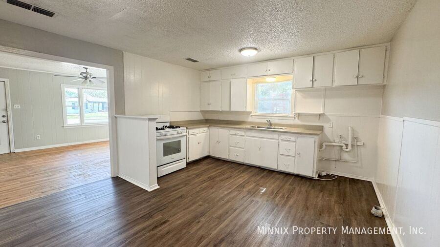 2520 41st St #A - Photo 4 of 17