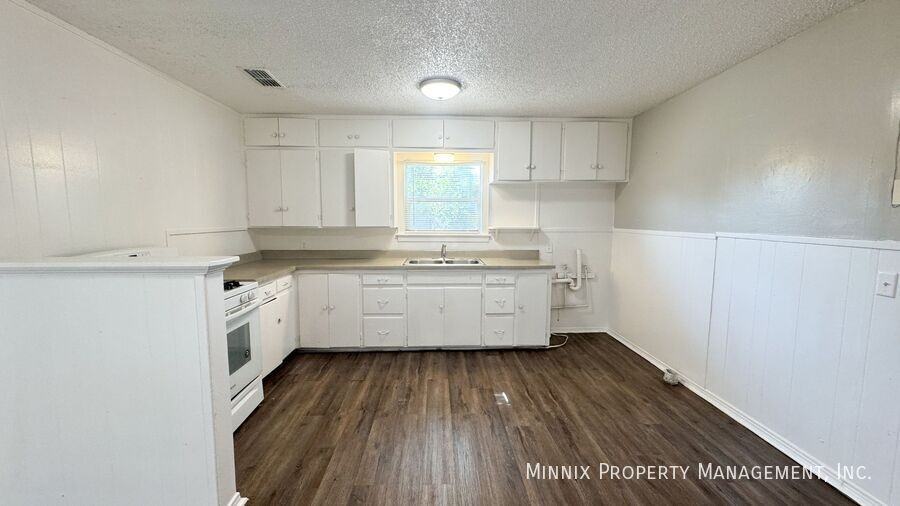 2520 41st St #A - Photo 5 of 17