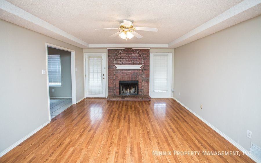 4425 Kemper St - Photo 6 of 35