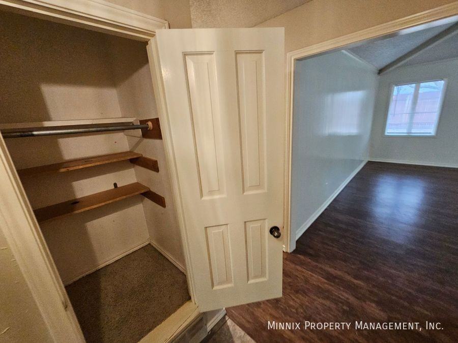 6906 Elmwood Ave - Photo 7 of 44