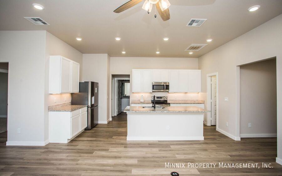 3203 Durham Ave - Photo 6 of 38