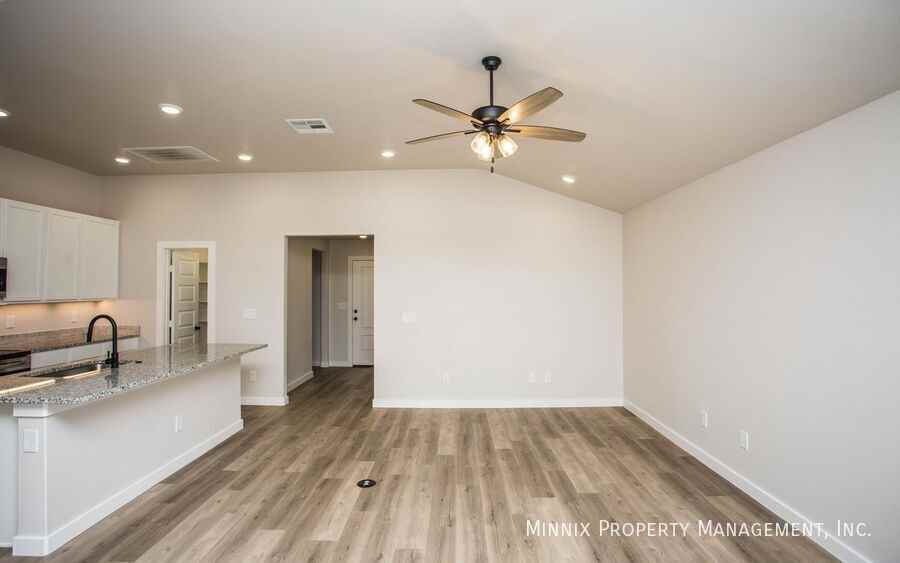 3203 Durham Ave - Photo 7 of 38