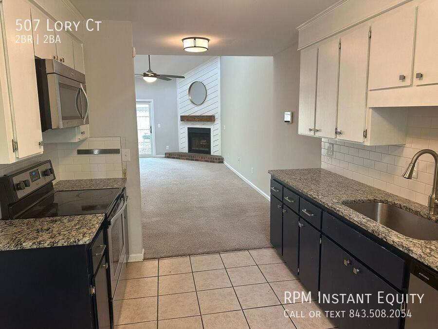 507 Lory Ct - Photo 2 of 13