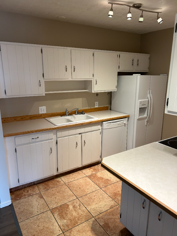 300 14th Ave S - Photo 3 of 16