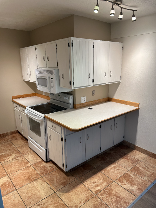 300 14th Ave S - Photo 4 of 16