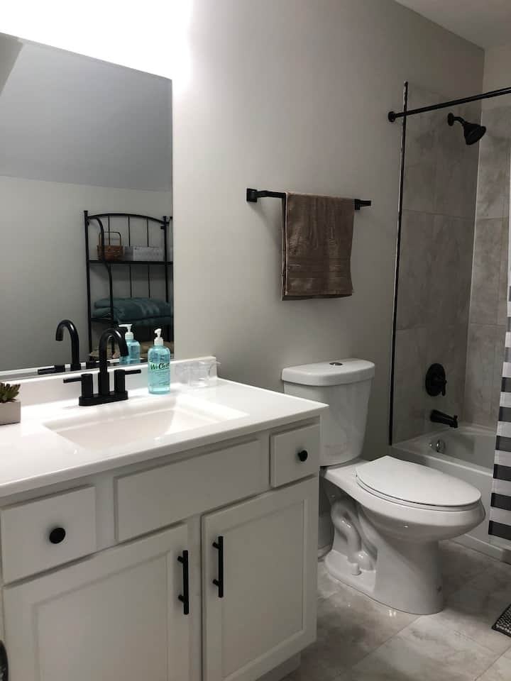 1085 Oglethorpe St #2 - Photo 3 of 11