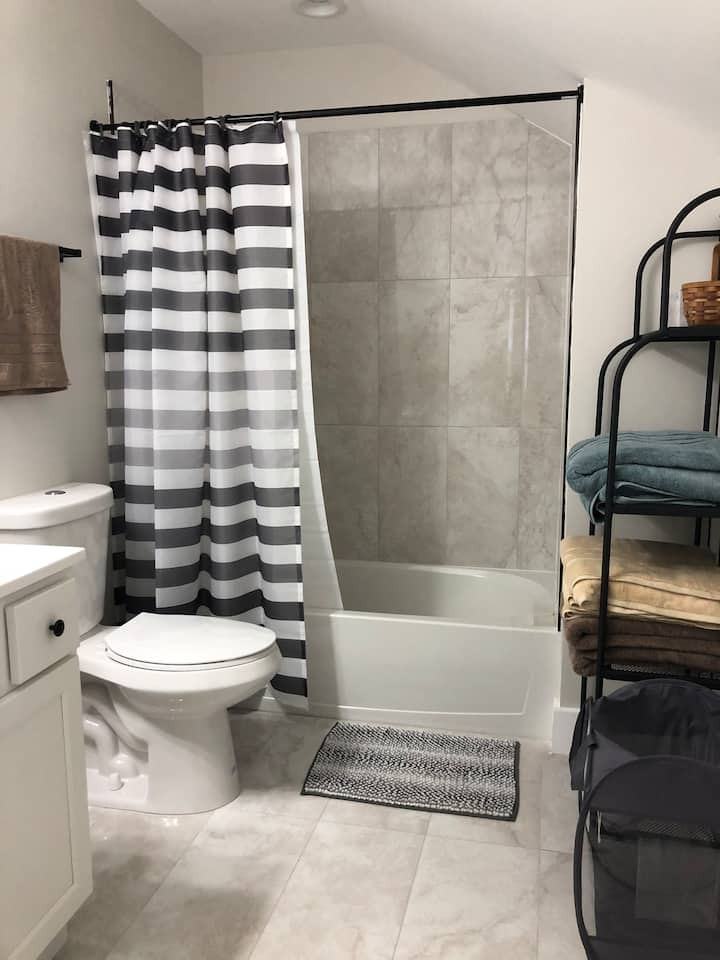 1085 Oglethorpe St #2 - Photo 5 of 11