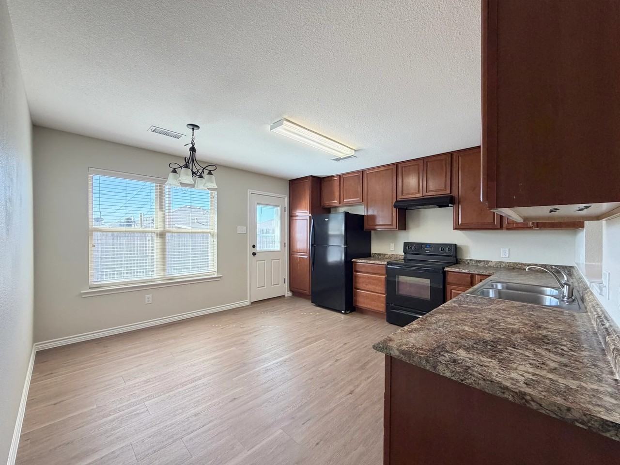 5203 Graceland Dr #B - Photo 7 of 17