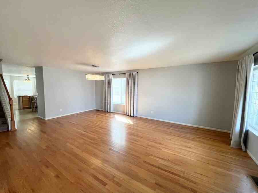 18744 Burlington Pl - Photo 7 of 23