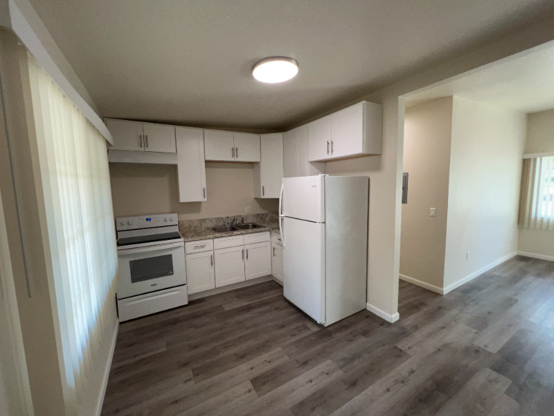 934 N Van Ness Ave - Photo 2 of 11