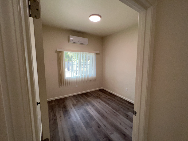 934 N Van Ness Ave - Photo 7 of 11