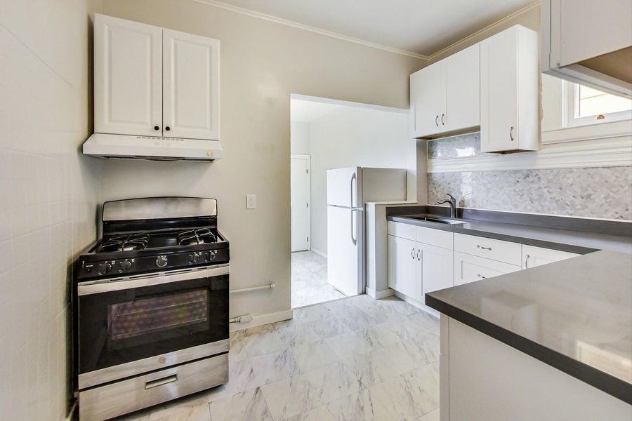 1338 Haight St - Photo 4 of 44