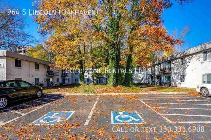 964 S Lincoln St - Photo 3 of 7