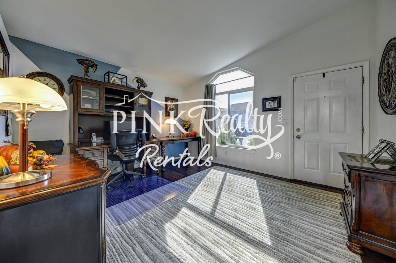 4942 Galileo Dr - Photo 7 of 35