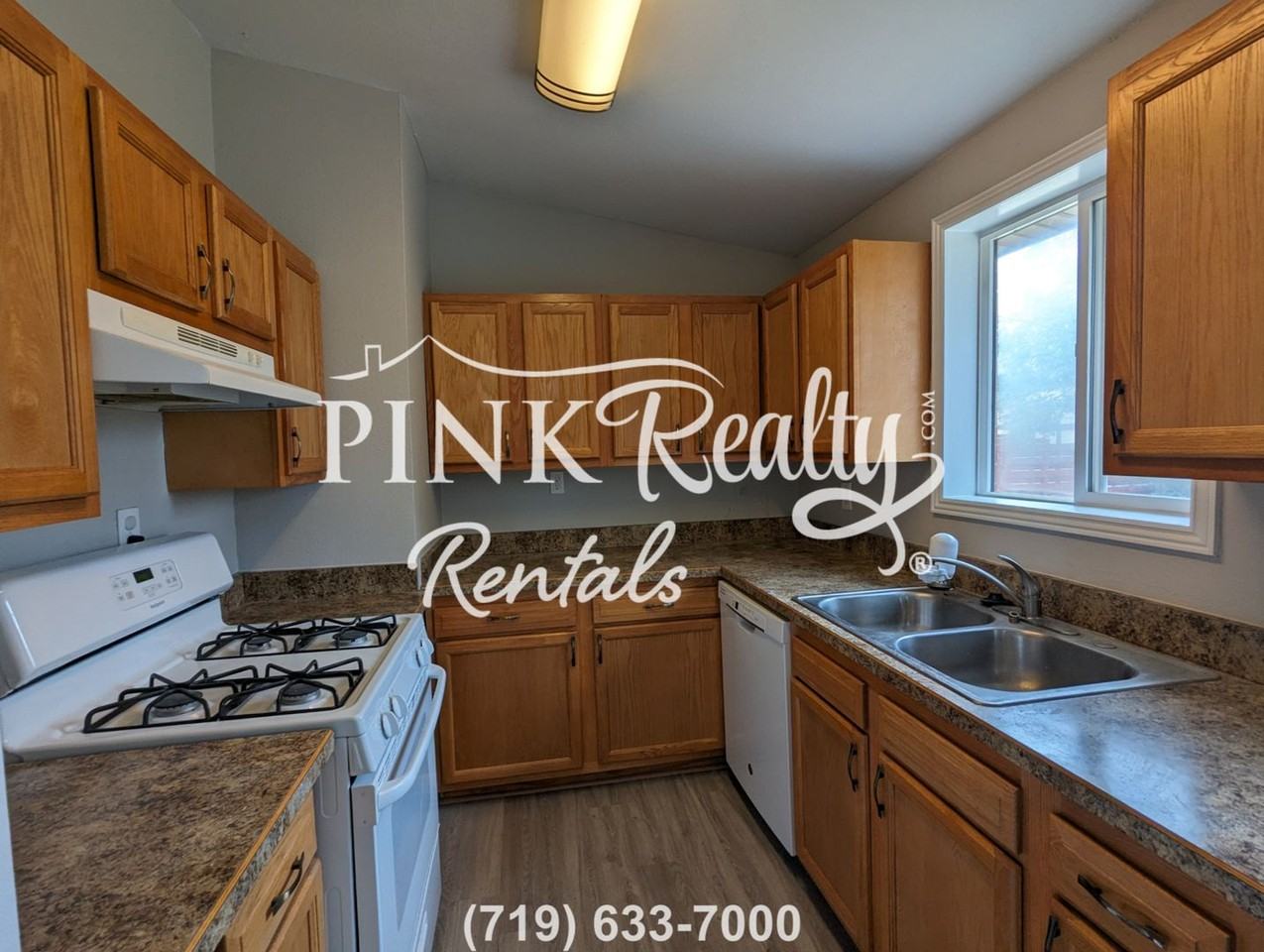 123 Amherst St - Photo 6 of 22