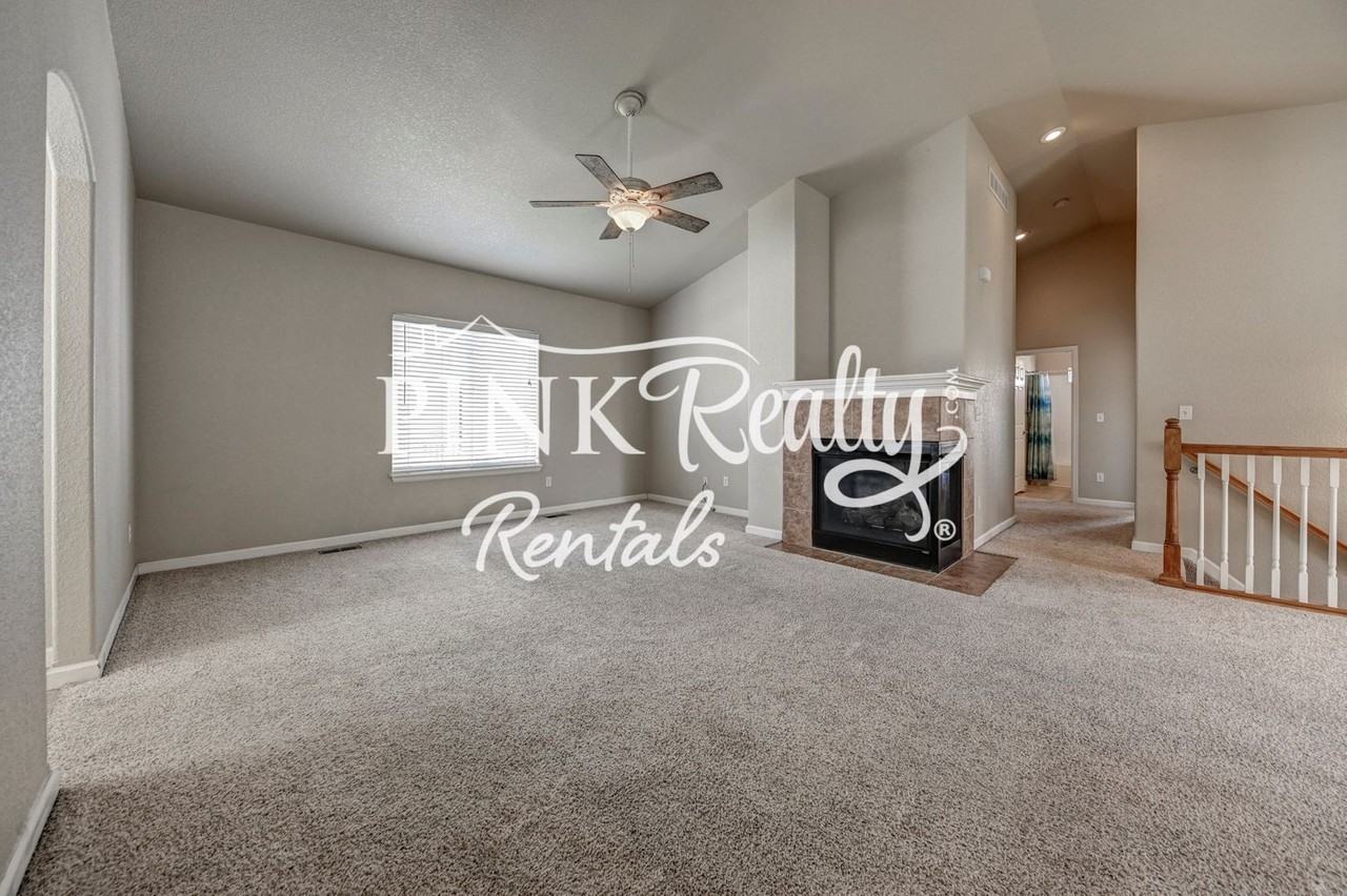 7385 Beinecke Pt - Photo 6 of 38