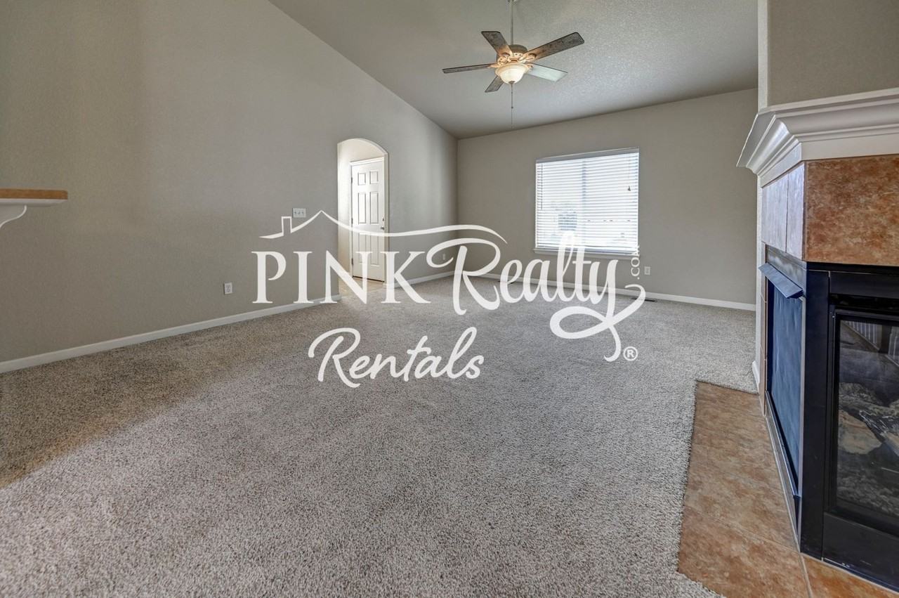 7385 Beinecke Pt - Photo 7 of 38