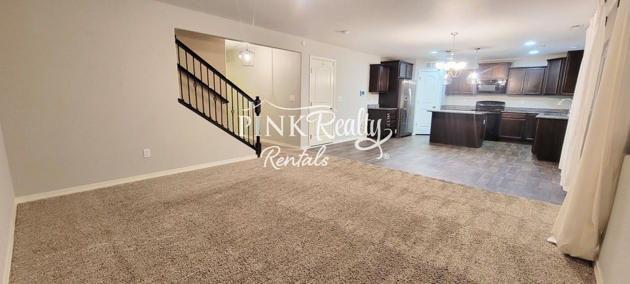 9527 Desert Lily Cir - Photo 2 of 38