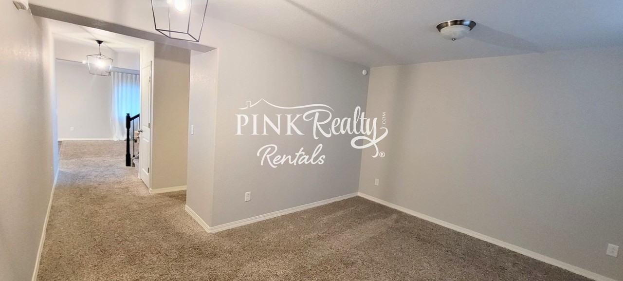 9527 Desert Lily Cir - Photo 4 of 38