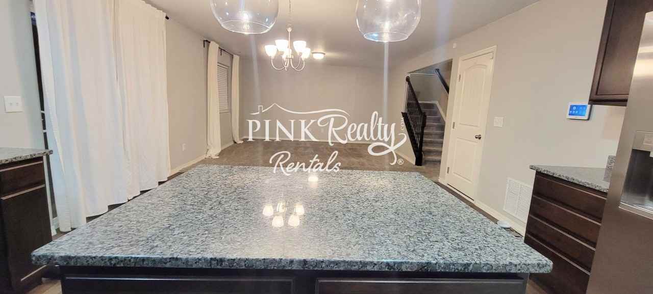 9527 Desert Lily Cir - Photo 7 of 38