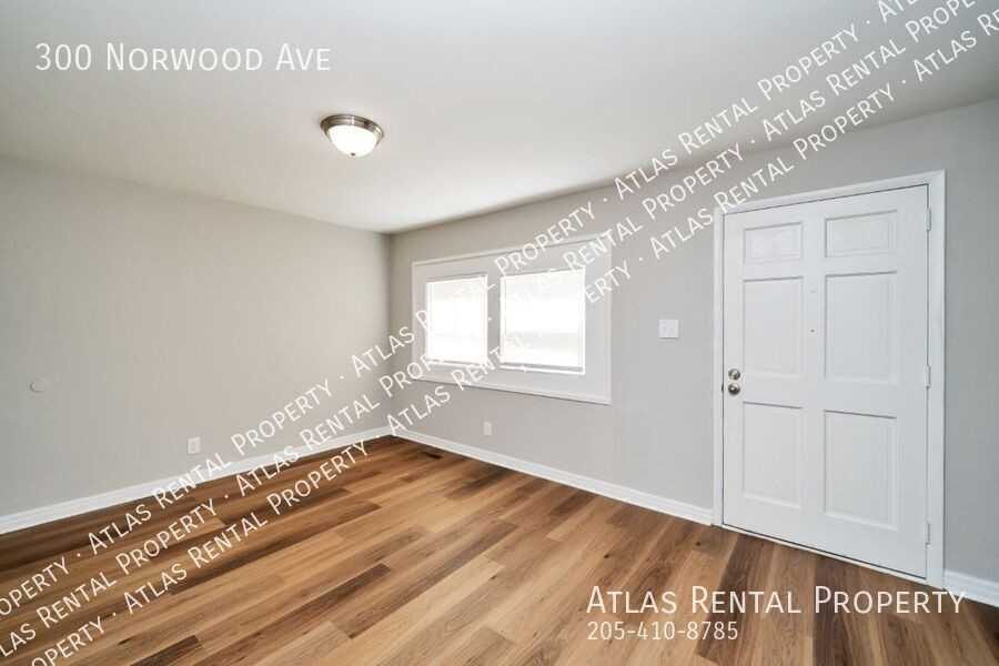 300 Norwood Ave - Photo 4 of 14