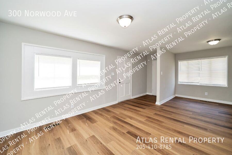 300 Norwood Ave - Photo 5 of 14