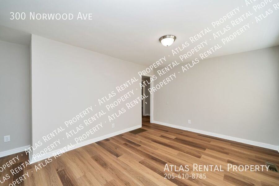 300 Norwood Ave - Photo 7 of 14