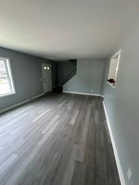 209 Record St - Photo 2 of 16