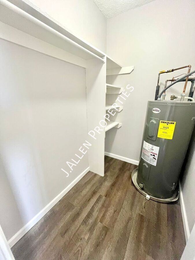 725 S 20th St #C - Photo 5 of 8