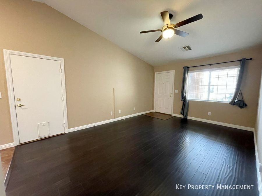 8520 Little Fox St - Photo 5 of 20