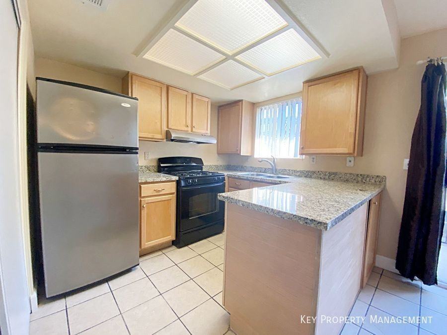 894 Rhinegold Way - Photo 7 of 22