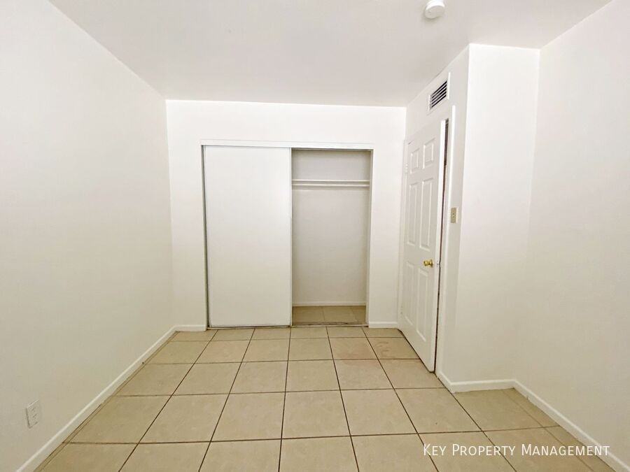 1904 Rexford Dr - Rexford 1904 #2 - Photo 6 of 14