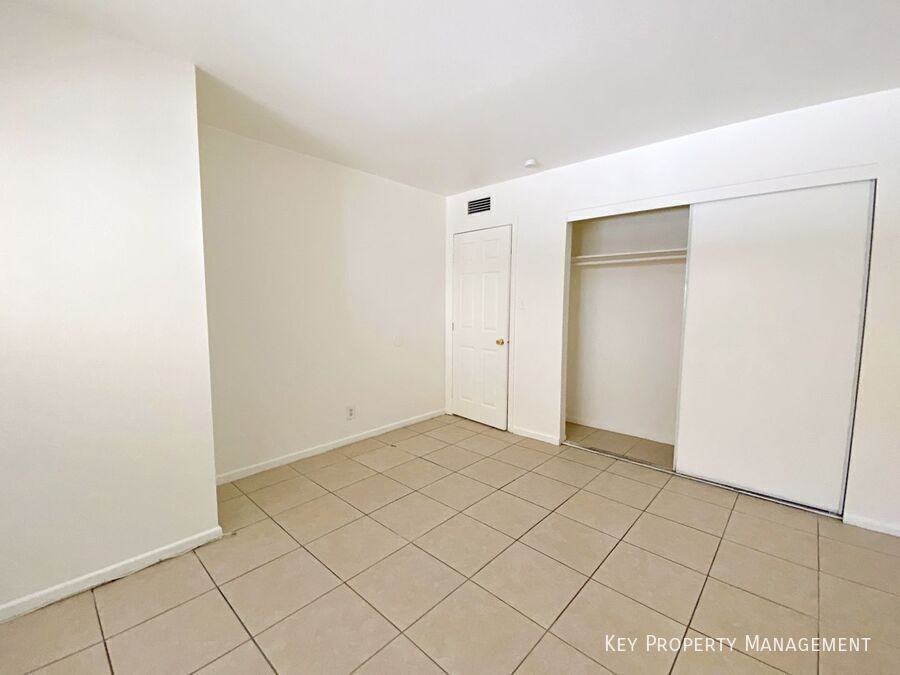 1904 Rexford Dr - Rexford 1904 #2 - Photo 7 of 14