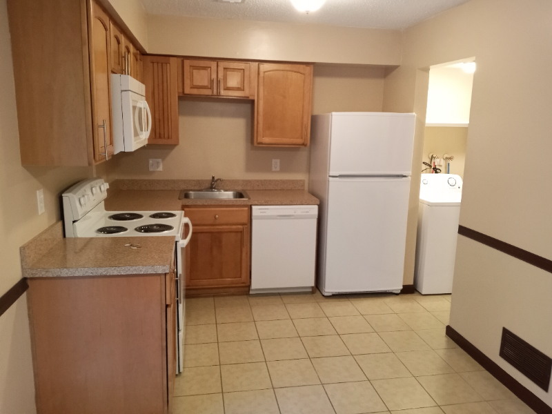 1 Peppertree Lane Condominiums. Just Beautiful. - Photo 4 of 50