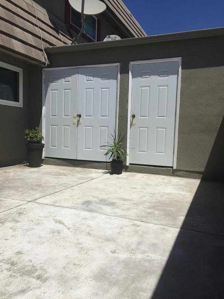 4733 Larwin Ave - Photo 7 of 9