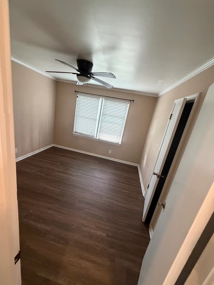 139 N Leland Dr - Photo 5 of 17