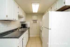 featured image of 944 N 19th St