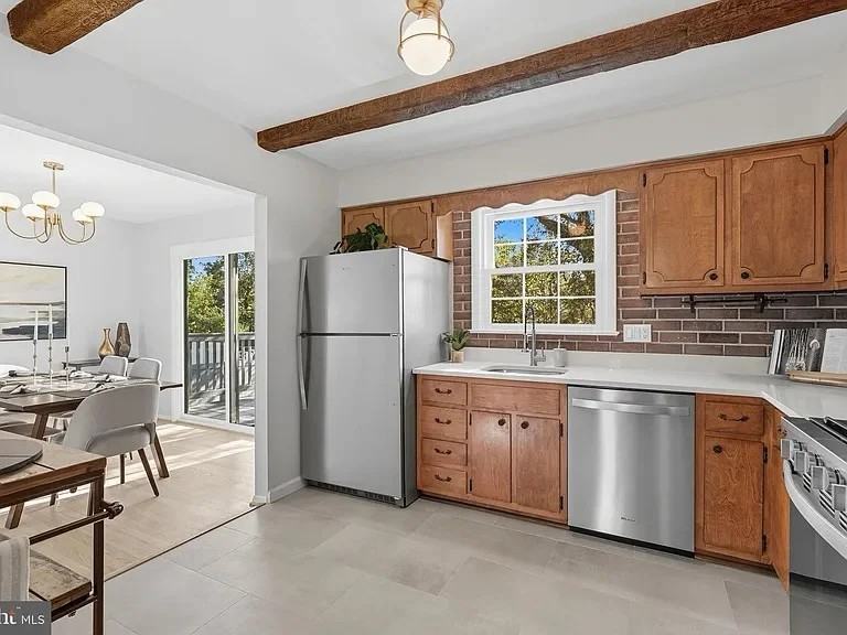 14615 Baugher Dr - Photo 4 of 15