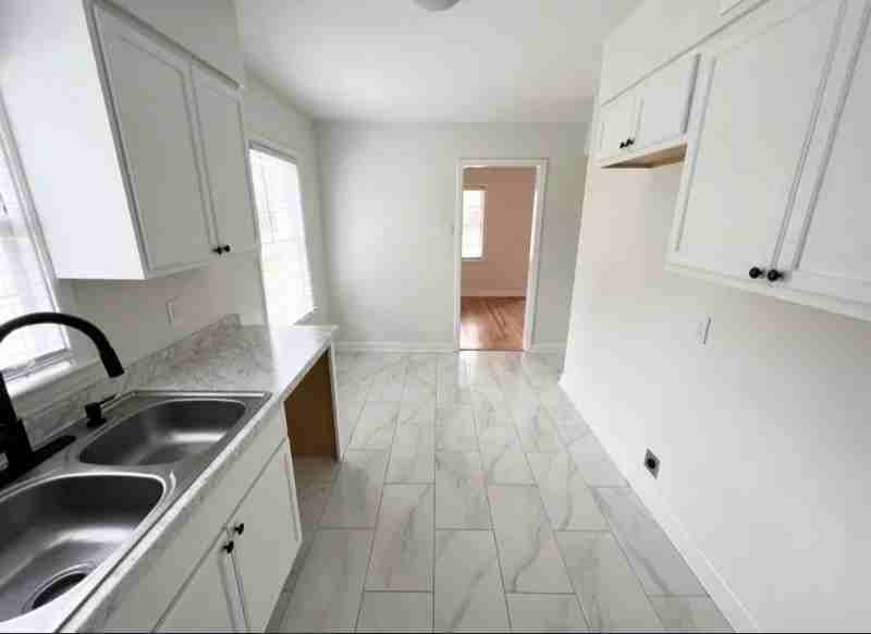 4238 Cherrydale Ave - Photo 5 of 15