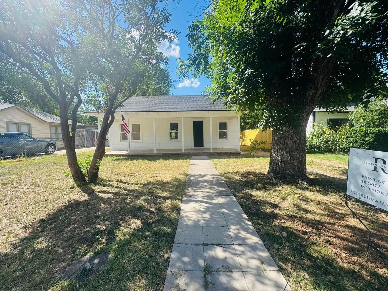 1824 Coleman St - Photo 2 of 13