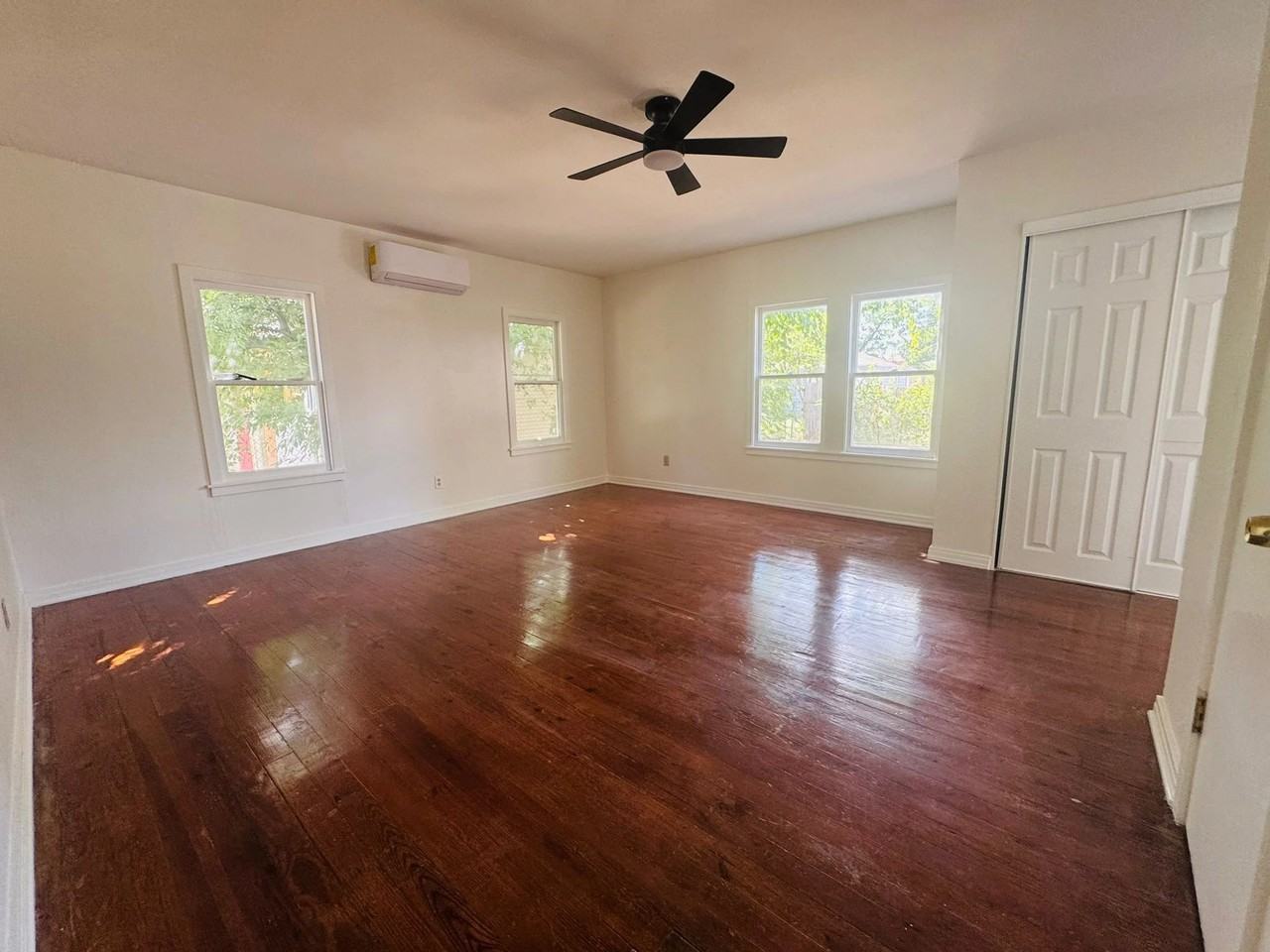 1824 Coleman St - Photo 6 of 13