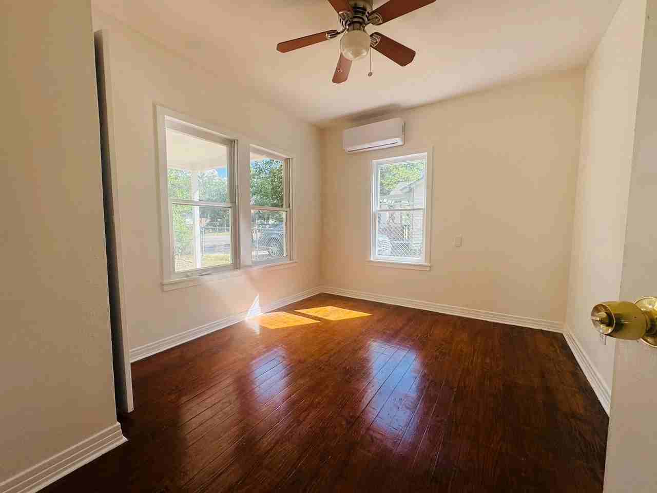 1824 Coleman St - Photo 7 of 13