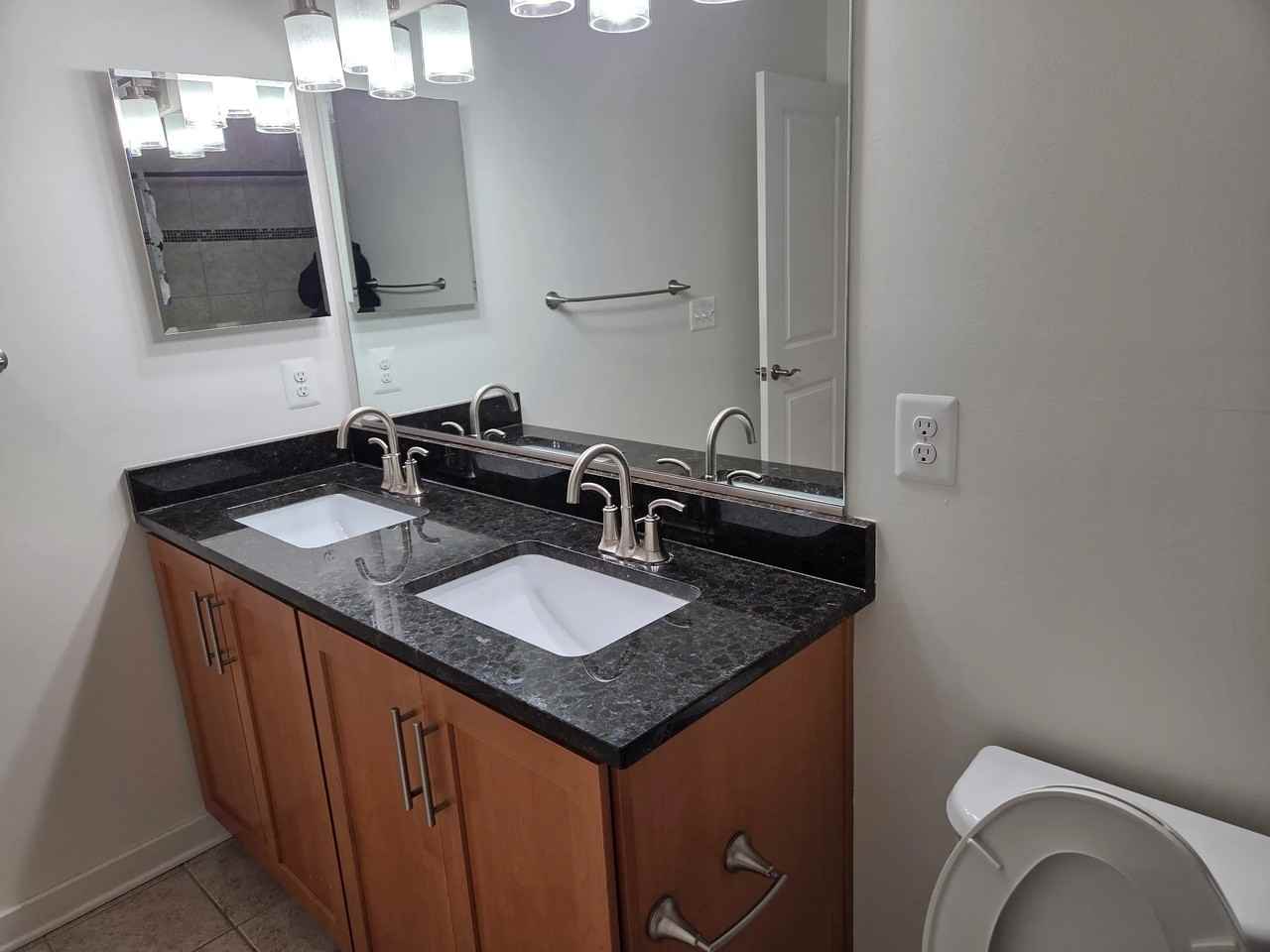 1451 Trafalgar Ln - Photo 7 of 17