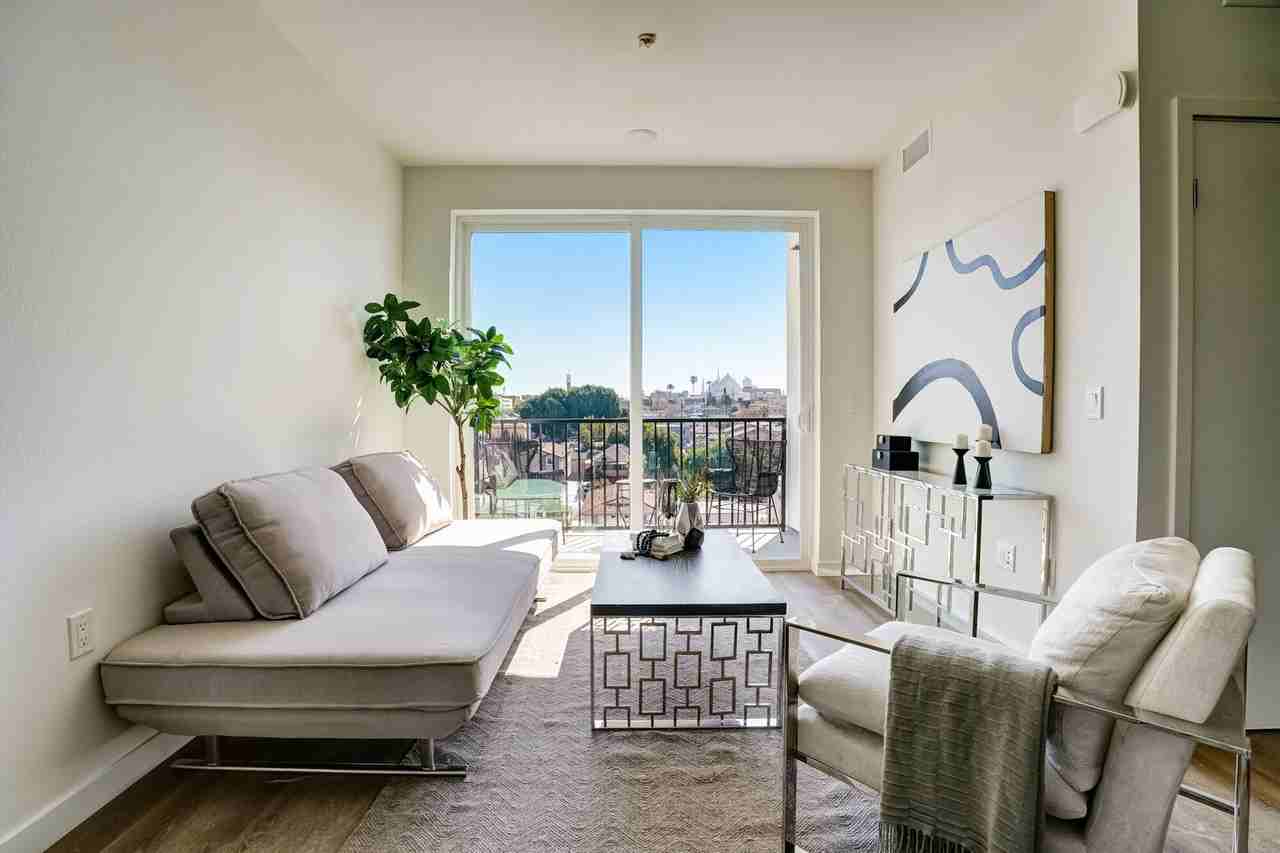 Alvarado House - Photo 3 of 37