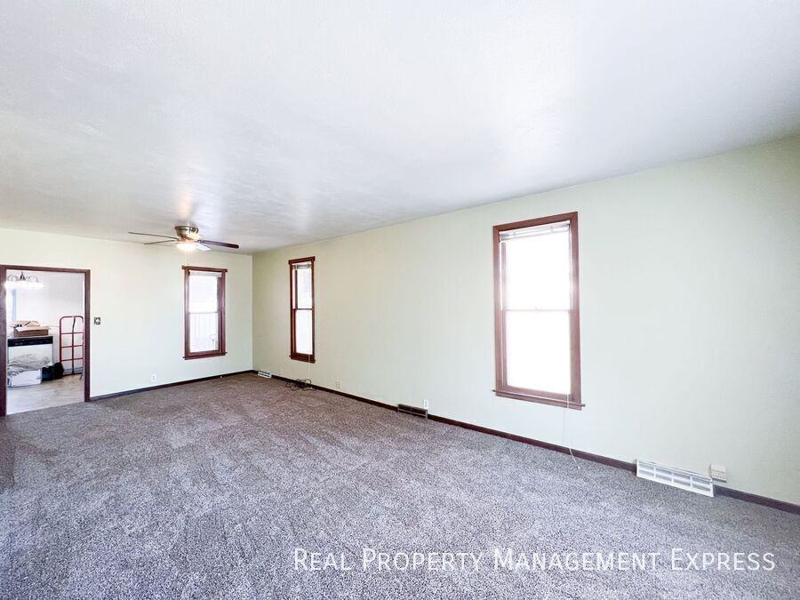 715 S 4th Ave - Photo 4 of 16