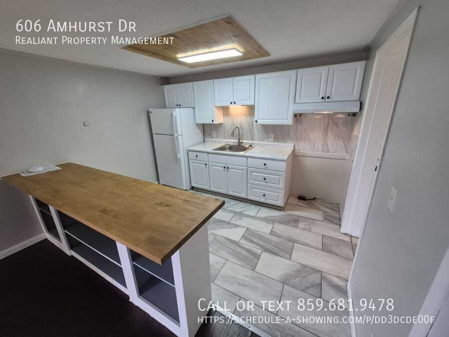 606 Amhurst Dr - Photo 3 of 8
