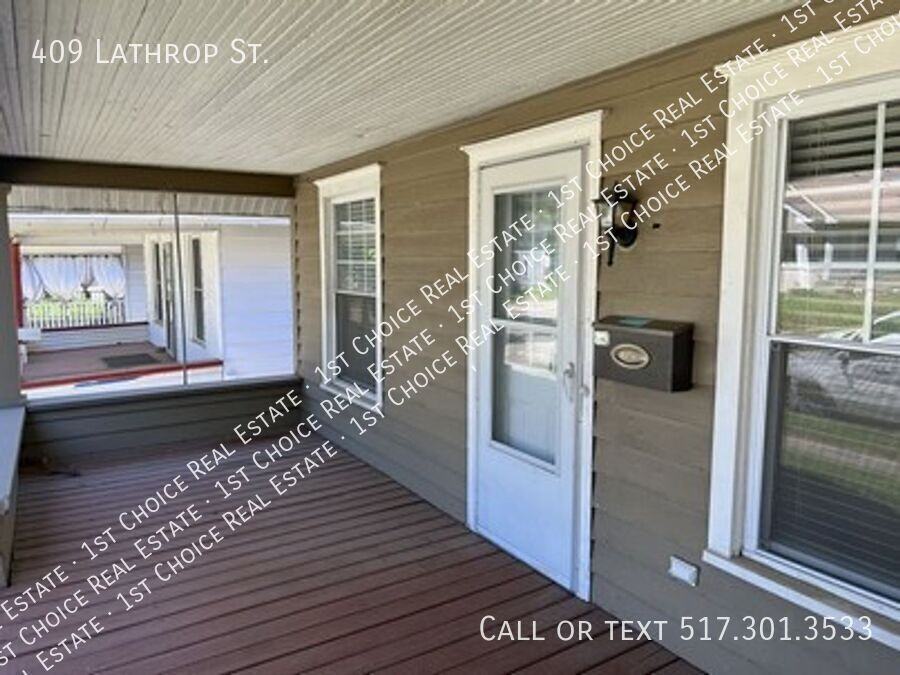409 Lathrop St - Photo 2 of 20