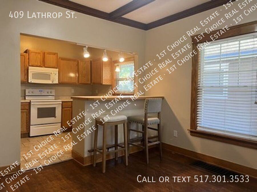 409 Lathrop St - Photo 6 of 20