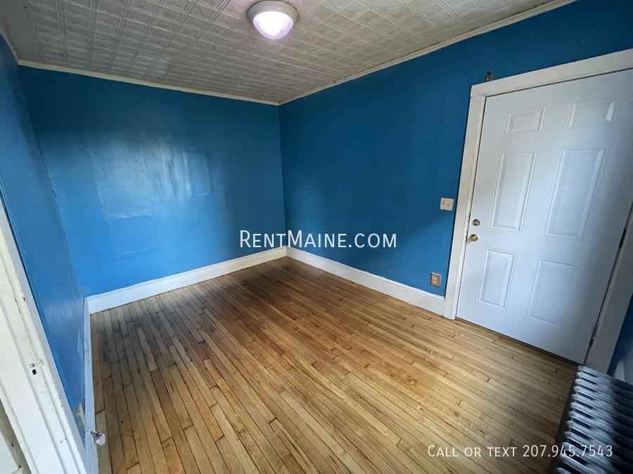 9 Catell St #2 - Photo 4 of 7