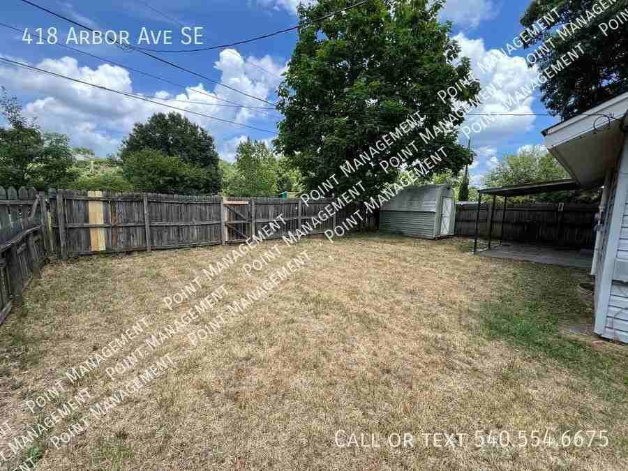 418 Arbor Ave Se - Photo 3 of 15